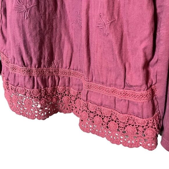 Live & Let Live Short Sleeved Embroidered Top Size 2x Runs Small - Picture 5 of 7